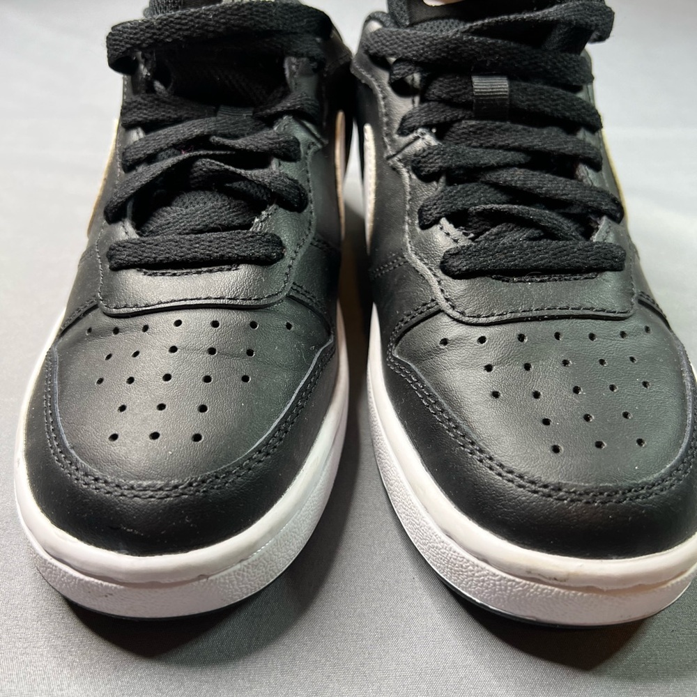 Nike Court Borough Low 2 GS Sneakers Black White Size 4.5Y Womens 6 - Picture 6 of 8